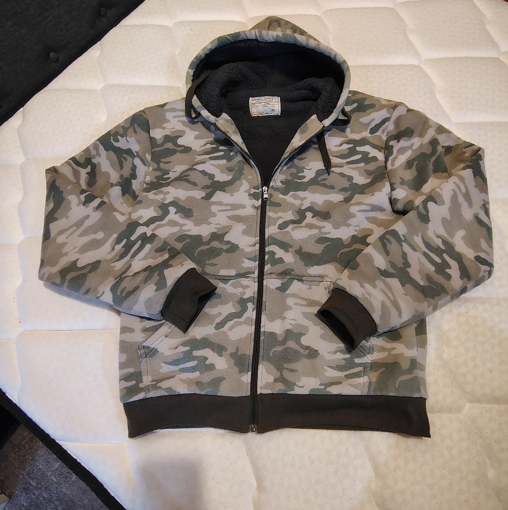 Men's Camouflage Zip-Up Hoodie